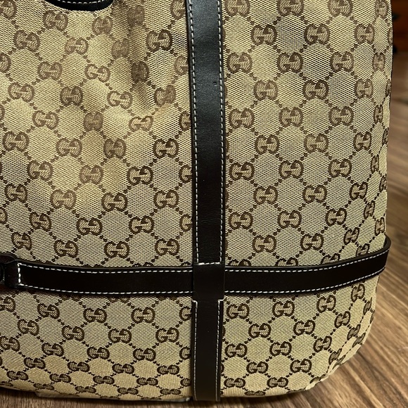 A213 - 💯 % authentic Gucci shoulder bag - Picture 10 of 16